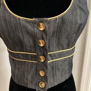 The best pin stripe GUESS vest size M